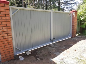 Распашные ворота с ручным управлением - пример 1 фото в Сарове