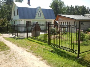 Сварные заборы с забивными столбами  25 метров фото с установкой