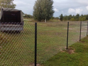 Забор из сетки рабицы в натяг 12 метров фото в Сарове
