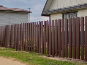 Забор из евроштакетника с забивными столбами 200 метров фото в Сарове