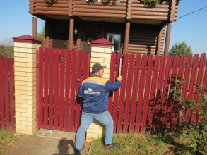 Забор из евроштакетника с забивными столбами 76 метров фото недорого