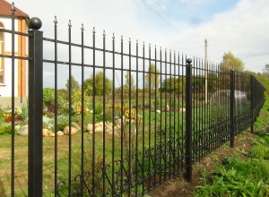 Сварные заборы с забивными столбами  12 метров фото в Сарове